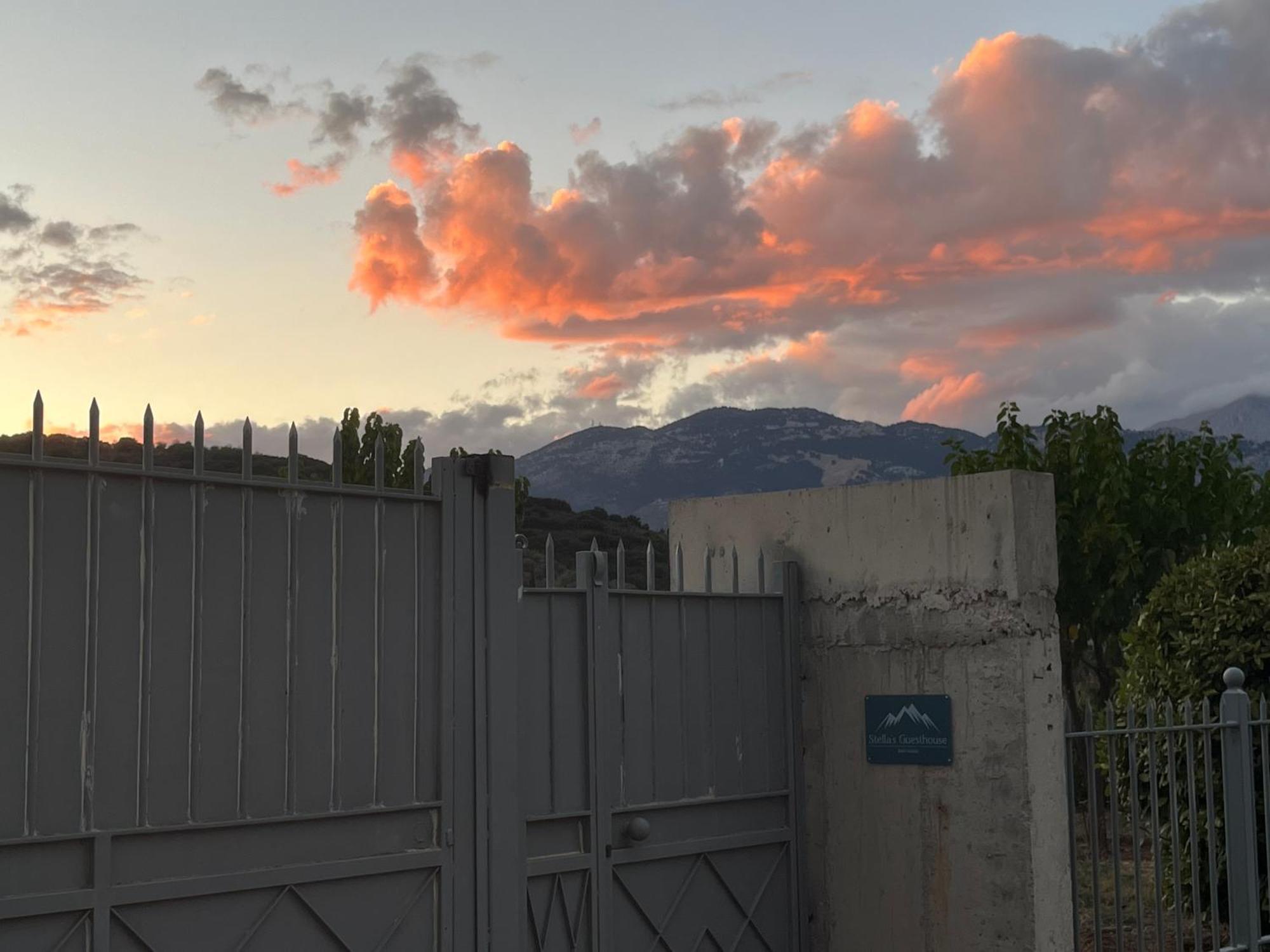 Stellas Guesthouse Near Arachova Stírion Dış mekan fotoğraf